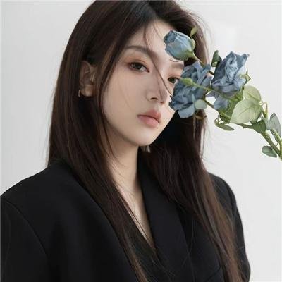 伊丽莎·施莱辛格：去掉面纱